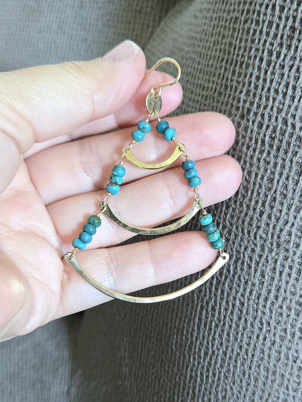 Three3️⃣ Tier Gold💛 Earrings with Turquoise🩵 Beads - NWOT - Picture 11 of 15